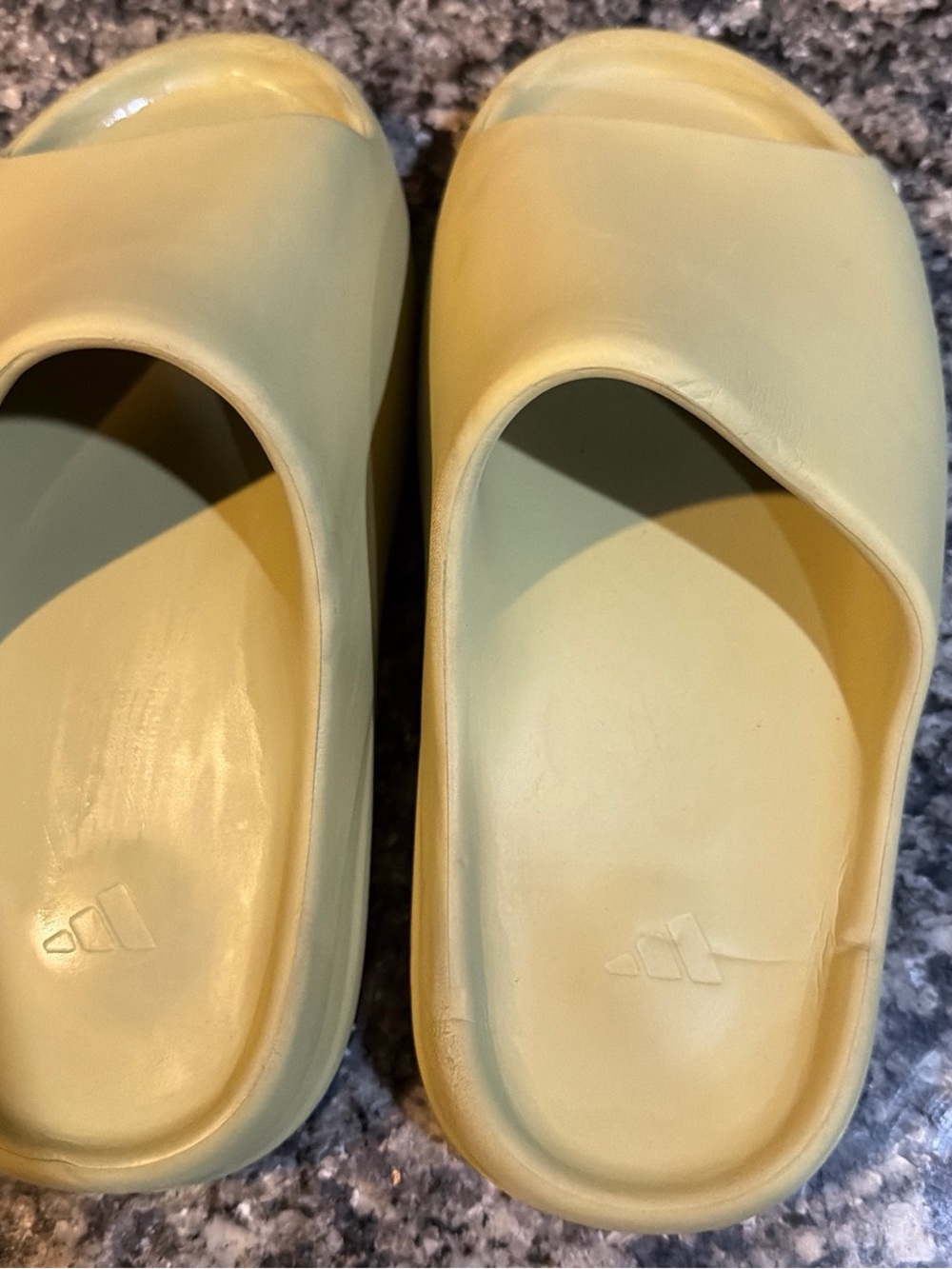 Yeezy slides unisex sz 8